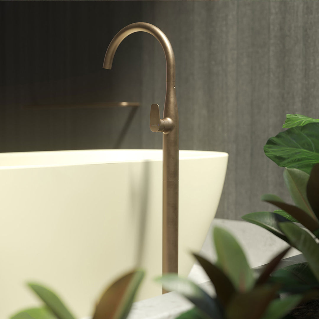 Contura II Freestanding Bath Spout